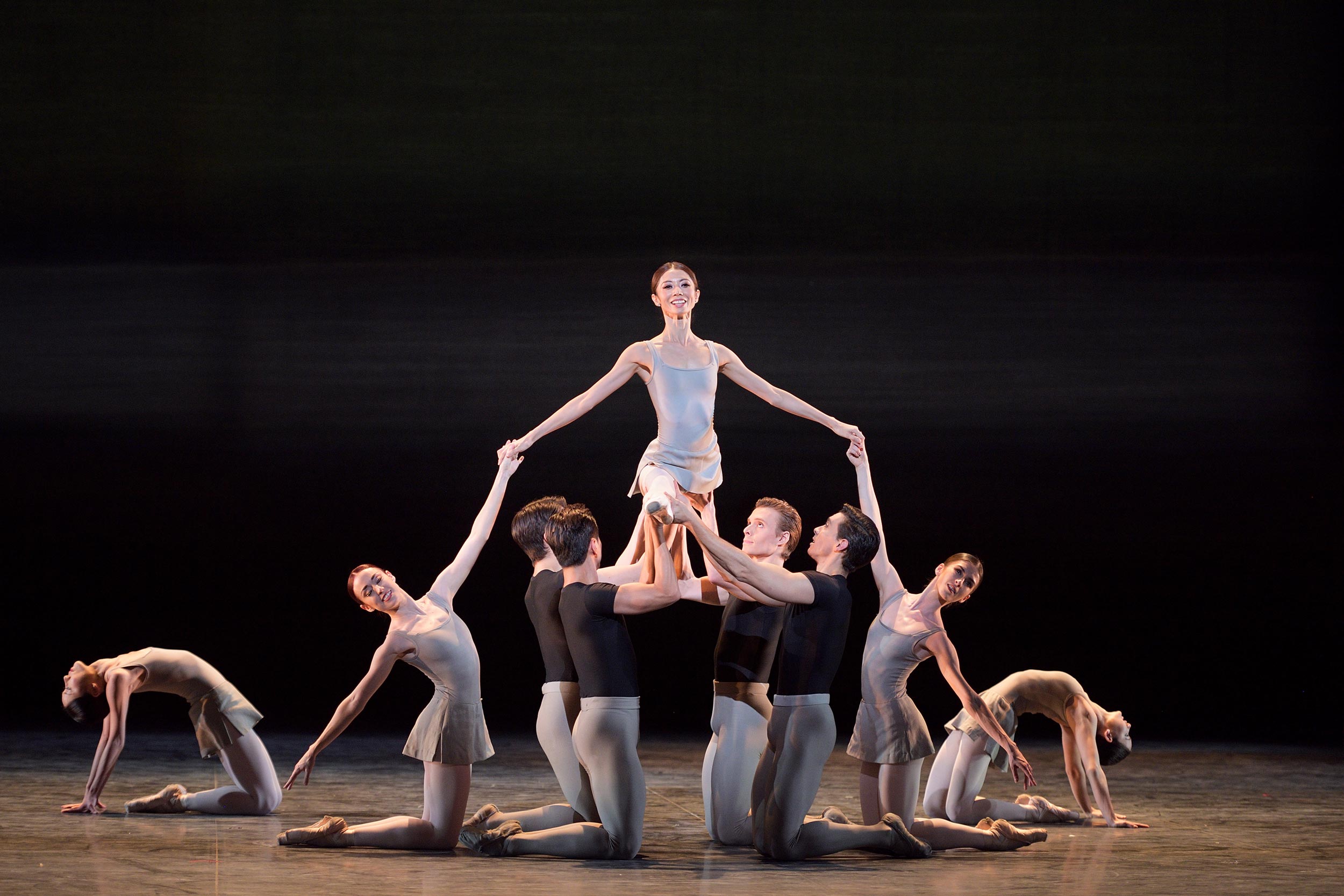 La ballet. Аполлон Мусагет балет. Английский национальный балет и Диана. Сильфида балет прыжок. Мирлитонский балет.