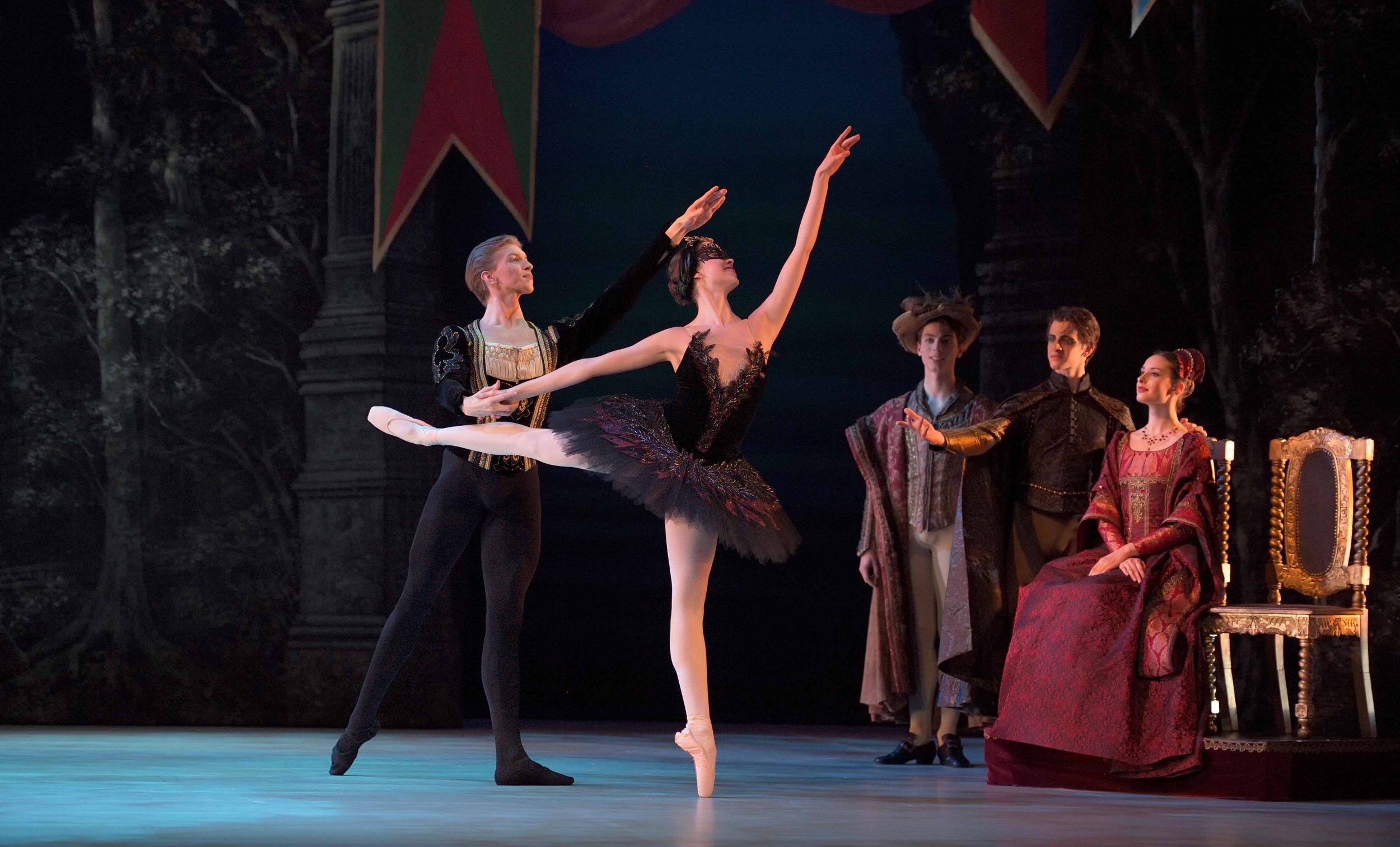 Ledningsevne Den sandsynlige seng Black swan – Beatriz Kuperus on playing Odile in My First Ballet: Swan Lake  - English National Ballet