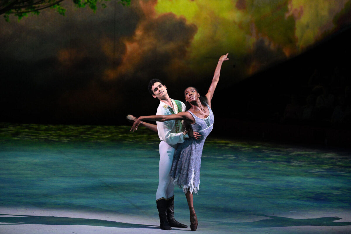 Precious Adams and Daniel McCormick in Cinderella in-the-round © Laurent Liotardo
